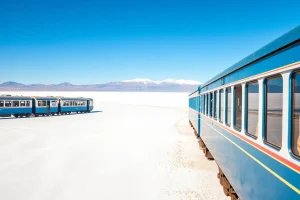 Viajar en tren por Bolivia: rutas, horarios y cómo vivir la experiencia ferroviaria – Guía Completa 2025